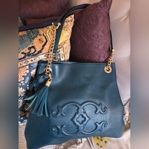 C. Wonder  Pebbled LEATHER TOTE With Gold Chains & Tassel Purse TEAL.